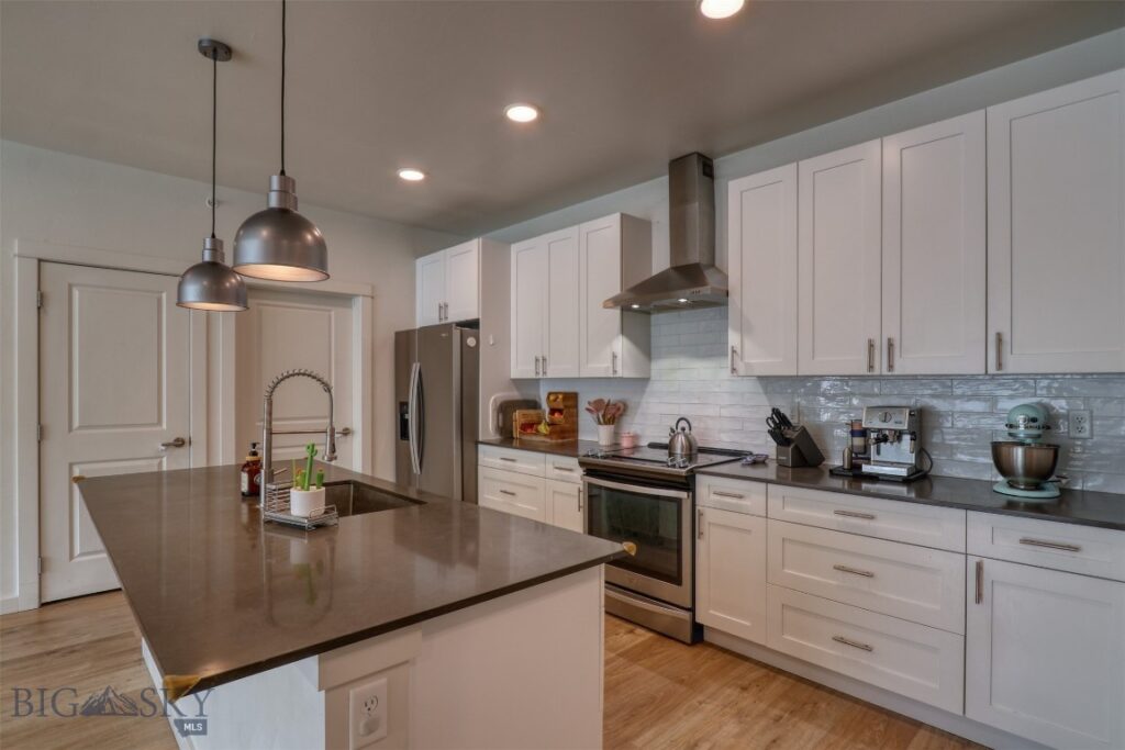 2221 Willow Drive, Livingston MT 59047