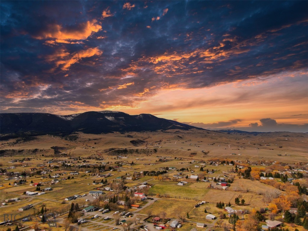 2221 Willow Drive, Livingston MT 59047