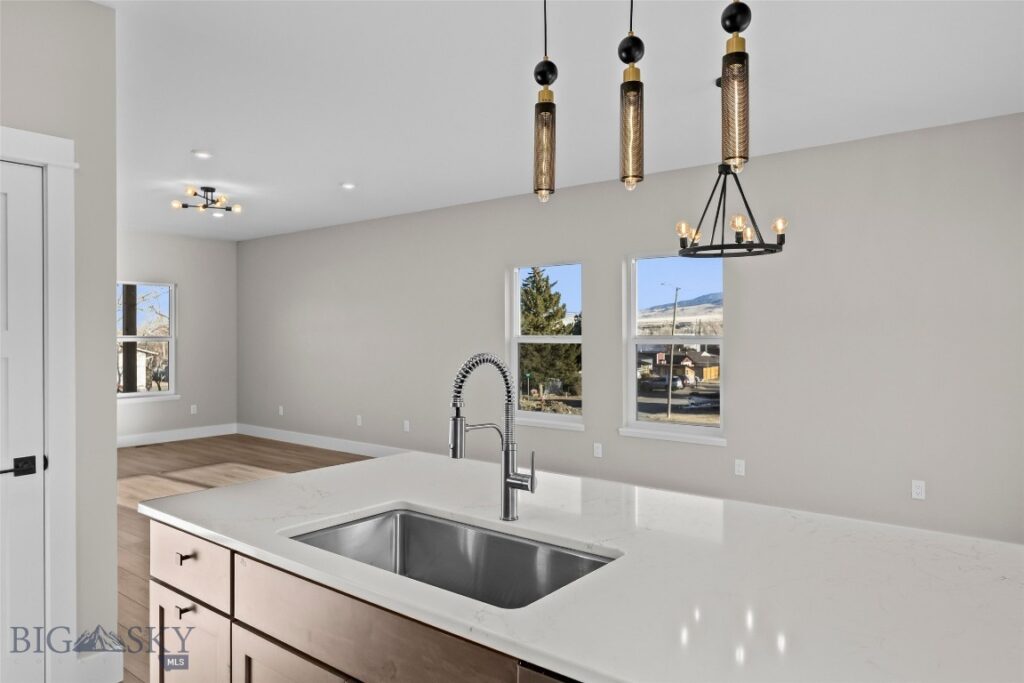 607 N L Street, Livingston MT 59047