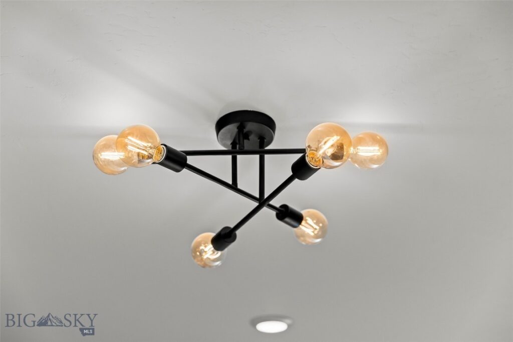 607 N L Street, Livingston MT 59047