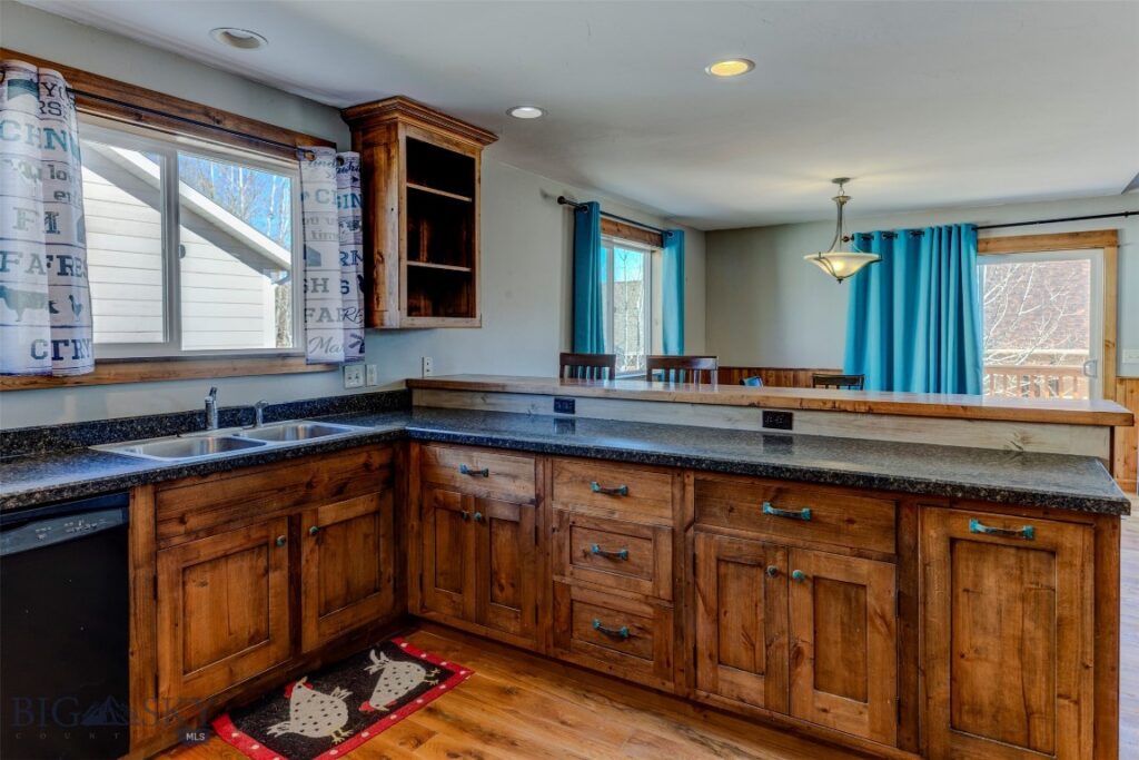 710 Nebula, Livingston MT 59047