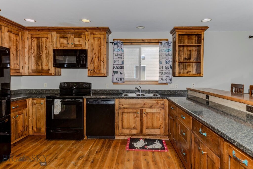 710 Nebula, Livingston MT 59047