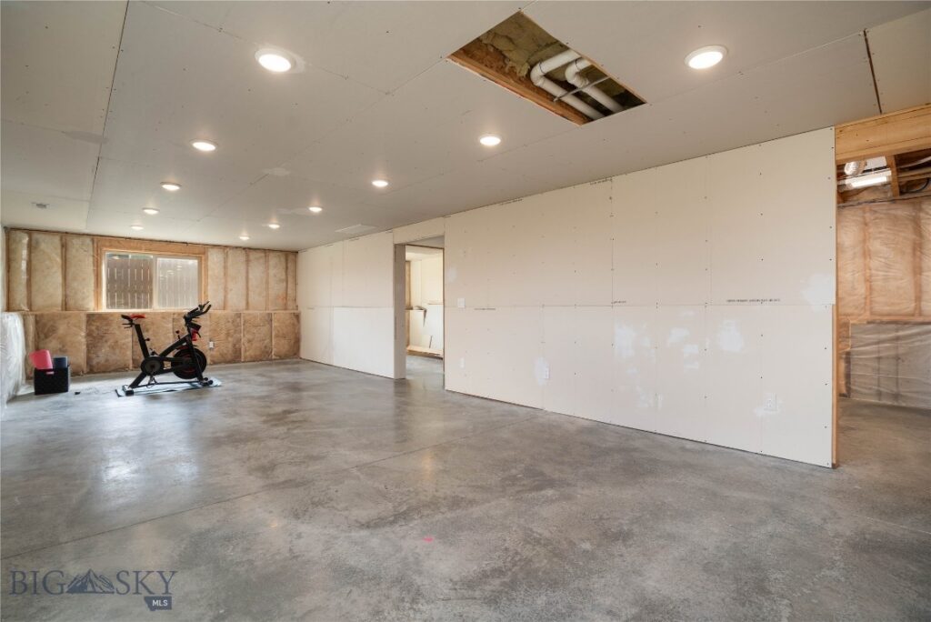 1530 Powers Boulevard, Belgrade MT 59714