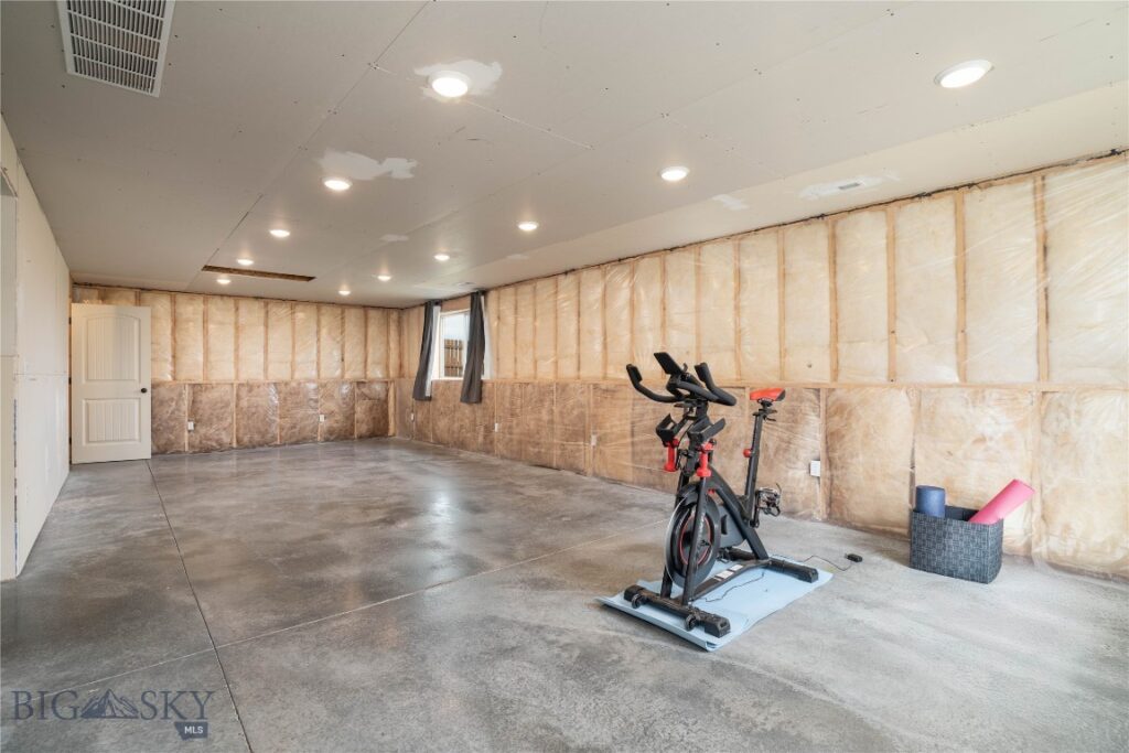 1530 Powers Boulevard, Belgrade MT 59714