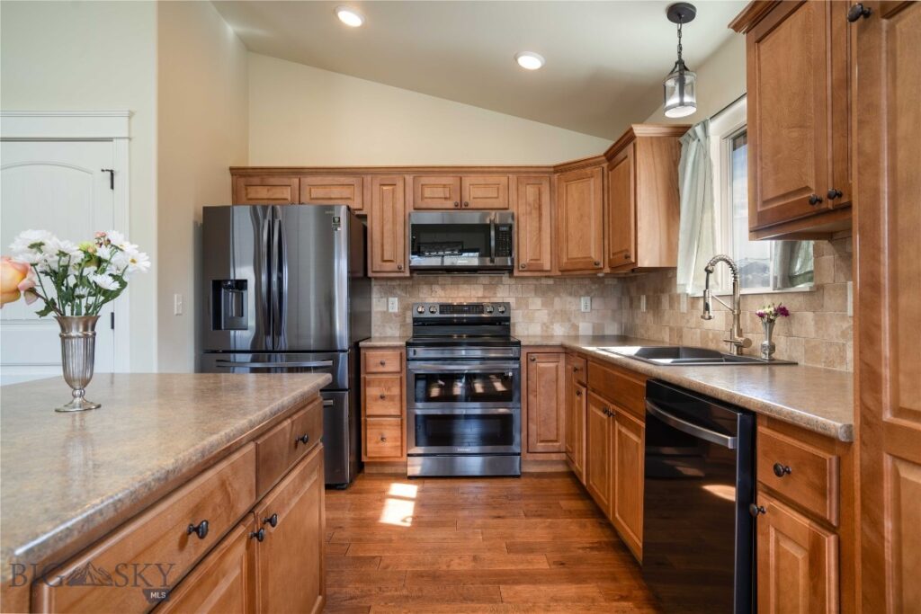 1530 Powers Boulevard, Belgrade MT 59714