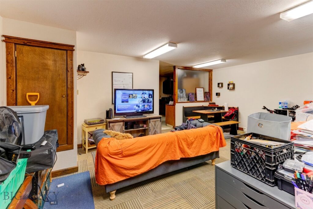 332 S Main Street, Livingston MT 59047