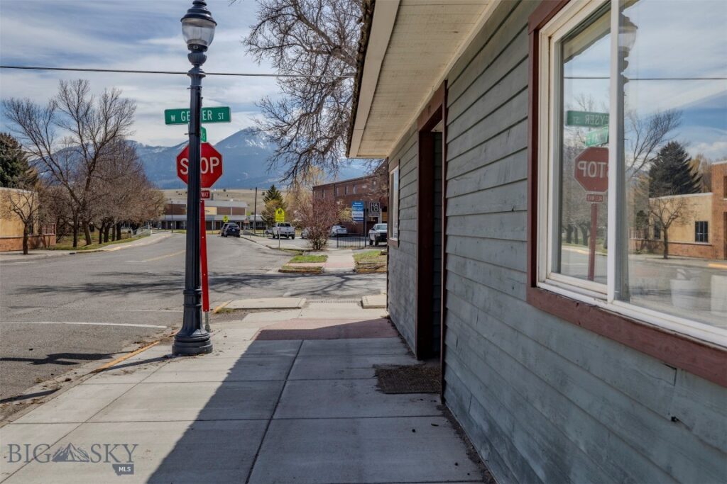 332 S Main Street, Livingston MT 59047