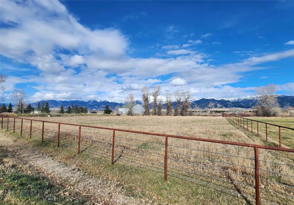 4040 Nelson Road, Belgrade MT 59714