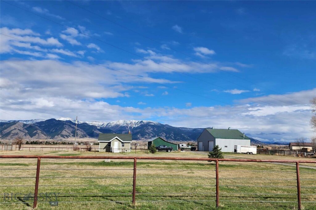 4040 Nelson Road, Belgrade MT 59714