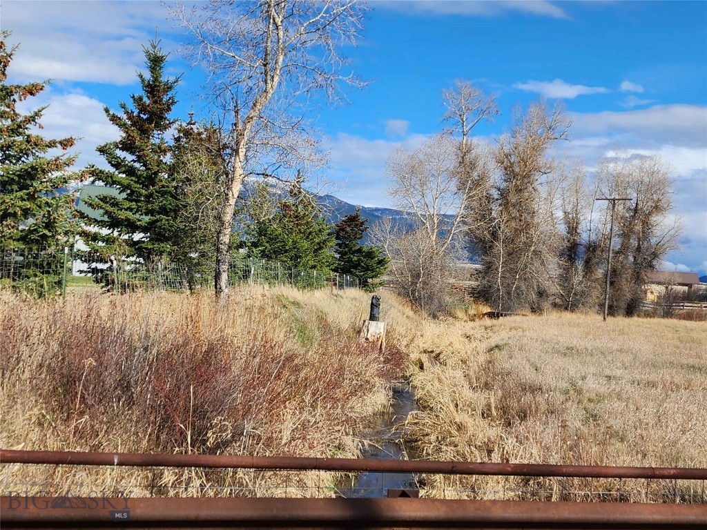 4040 Nelson Road, Belgrade MT 59714
