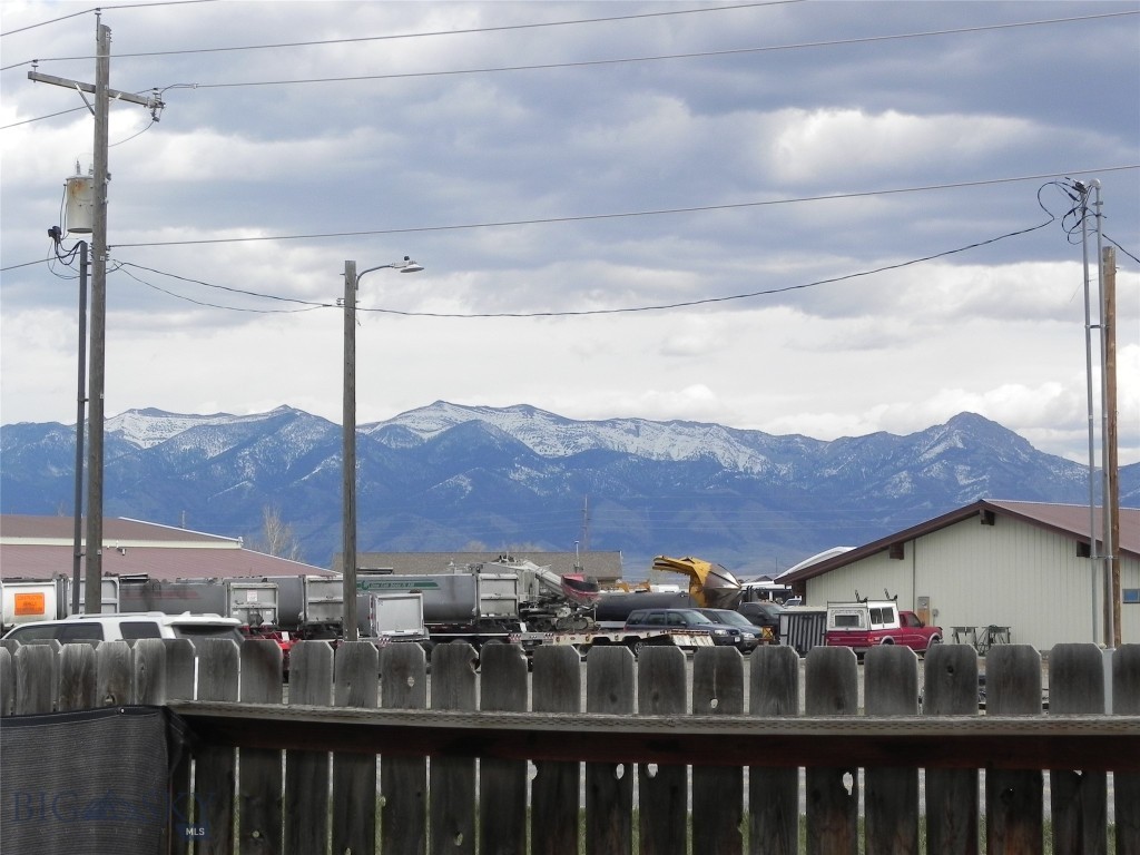 1125 N River Rock, Belgrade MT 59714