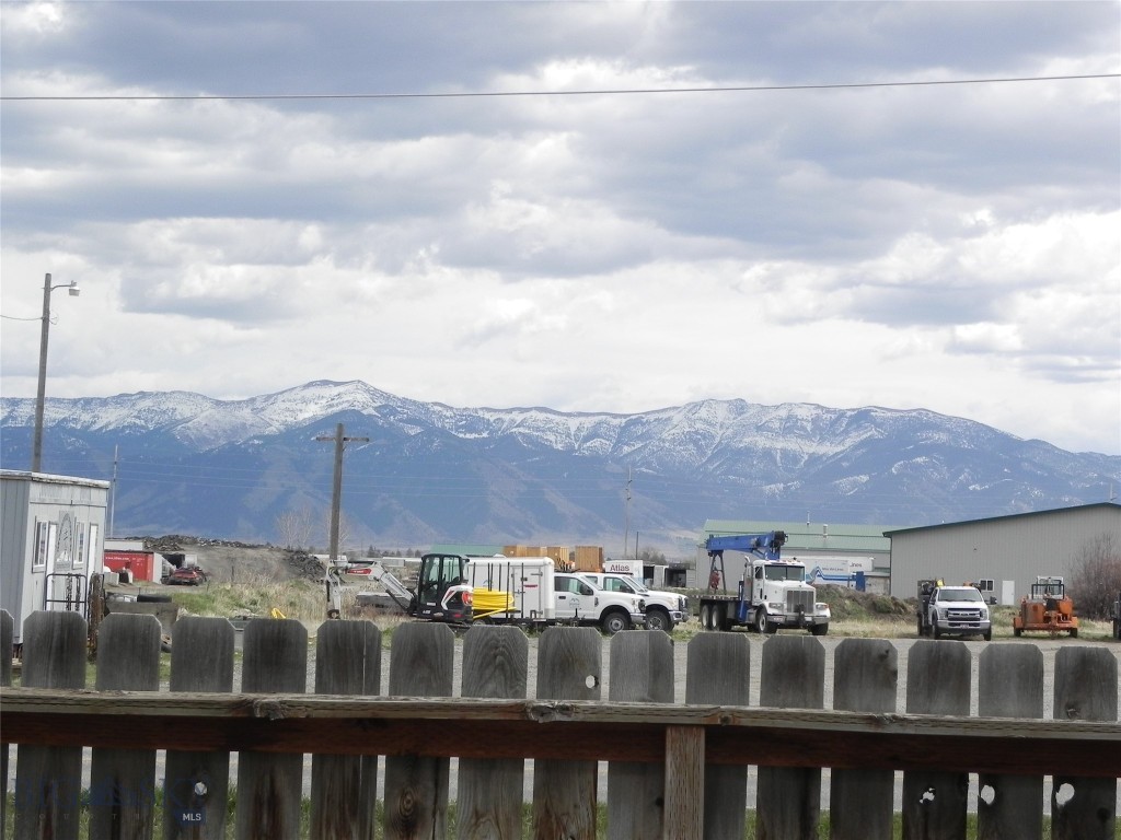 1125 N River Rock, Belgrade MT 59714