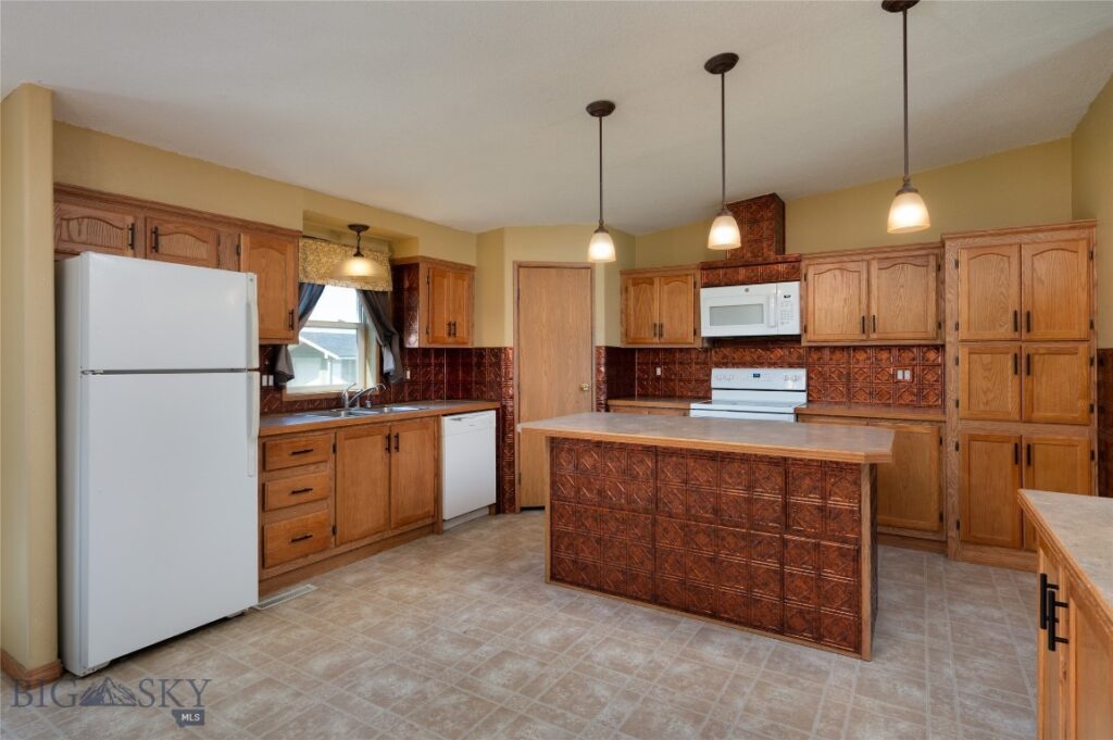 415 Tracy Ann, Belgrade MT 59714