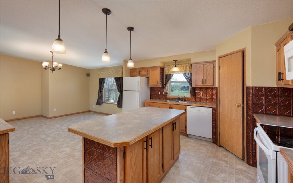 415 Tracy Ann, Belgrade MT 59714