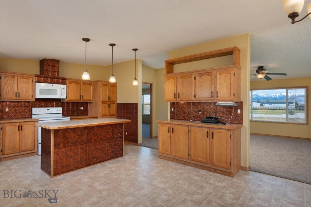 415 Tracy Ann, Belgrade MT 59714