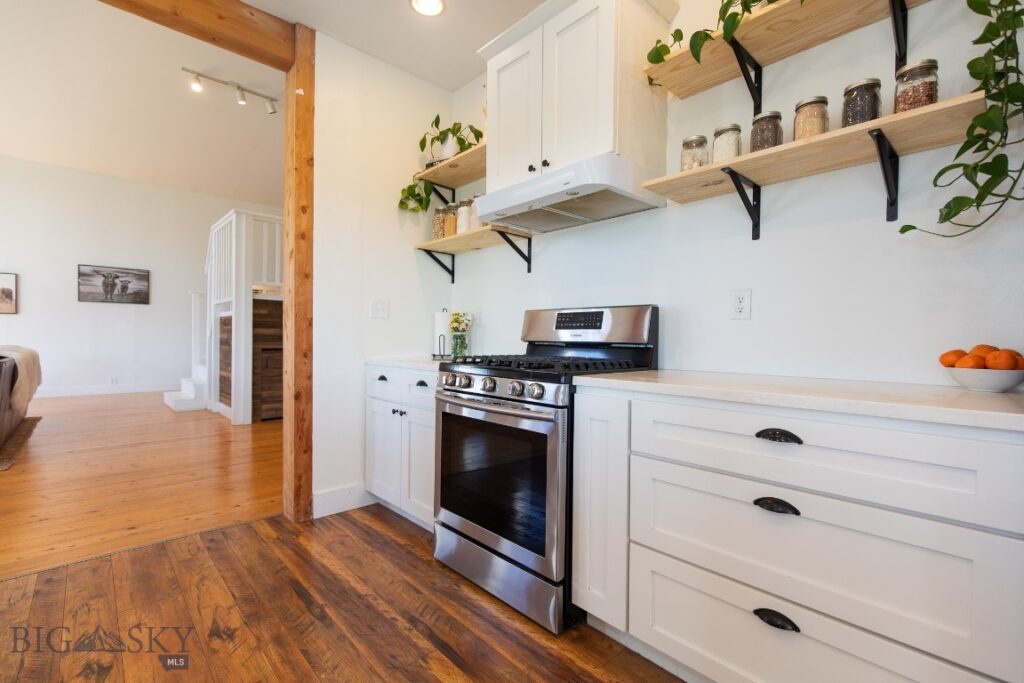9150 Dry Creek Road, Belgrade MT 59714