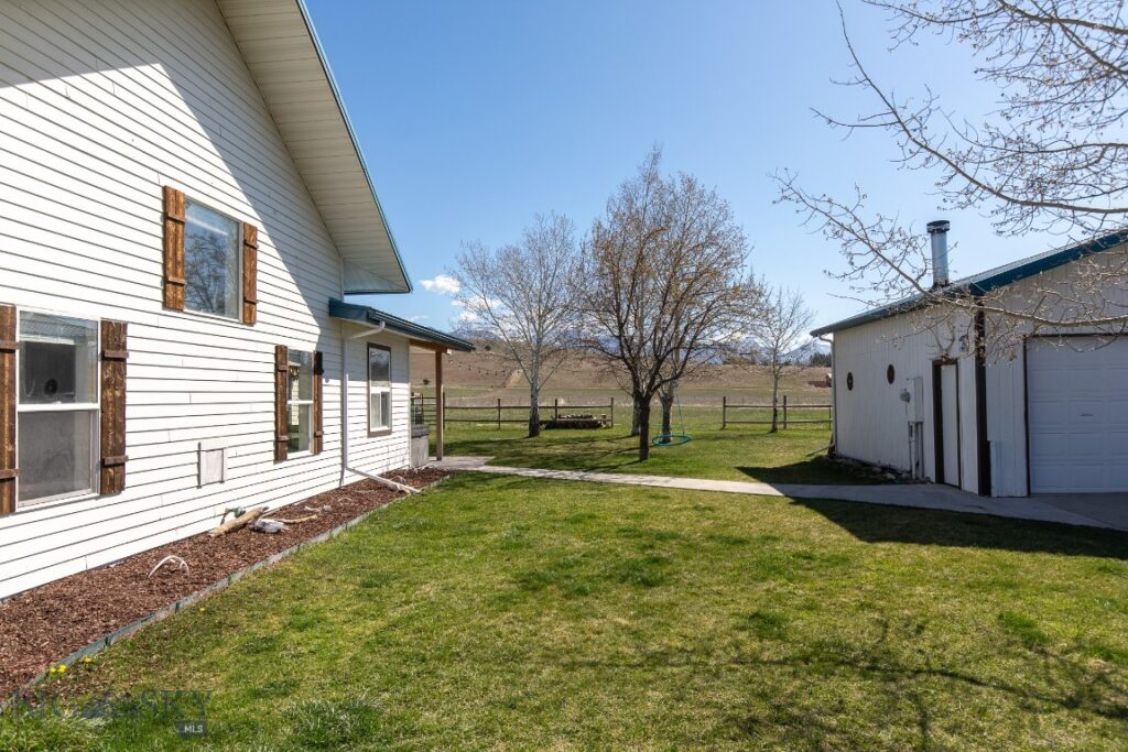 9150 Dry Creek Road, Belgrade MT 59714