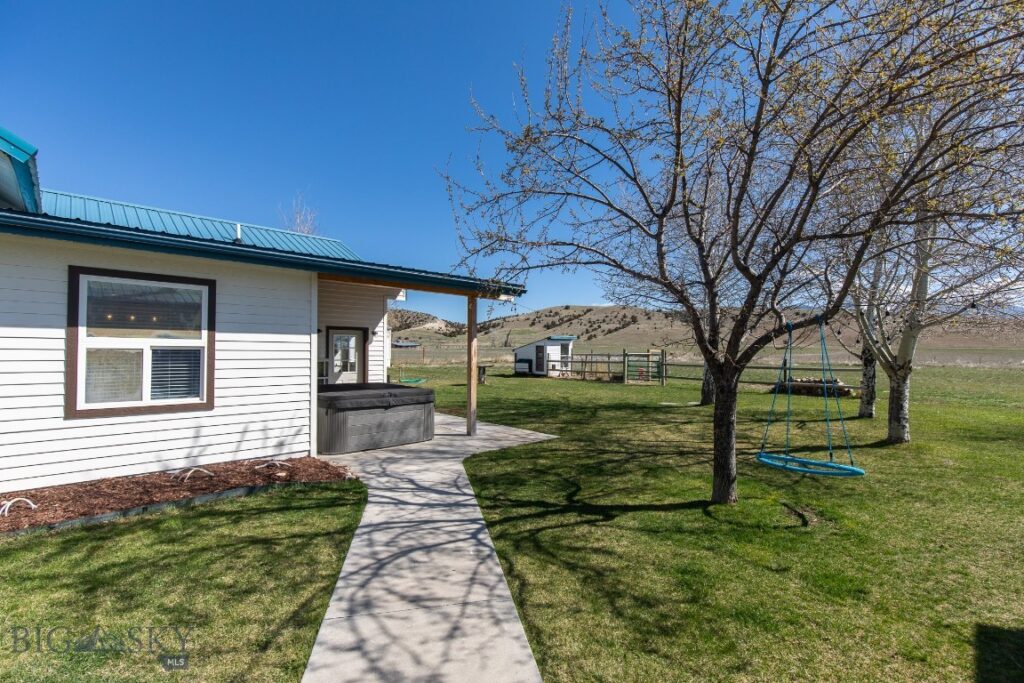 9150 Dry Creek Road, Belgrade MT 59714