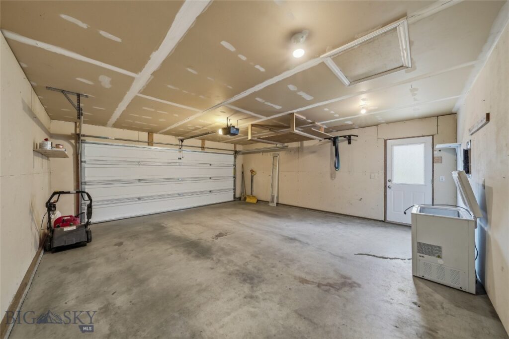 1109 Biehl Drive, Belgrade MT 59714