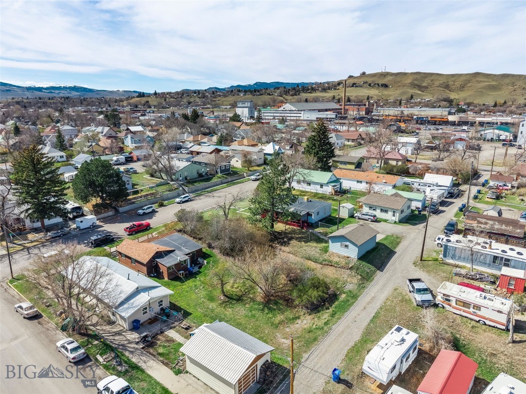 129 1/2 S I Street, Livingston MT 59047