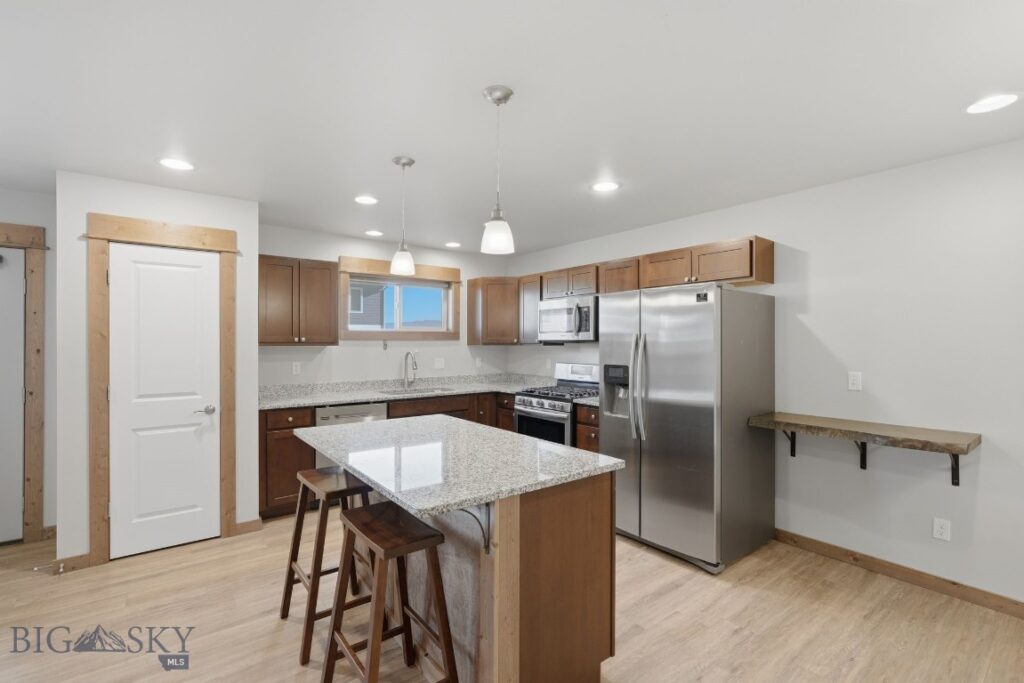 1305 Fozzie Lane, Belgrade MT 59714