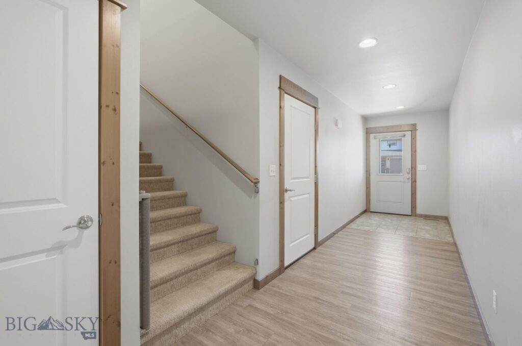 1305 Fozzie Lane, Belgrade MT 59714