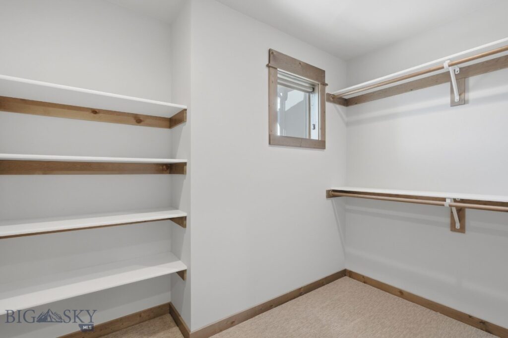 1305 Fozzie Lane, Belgrade MT 59714