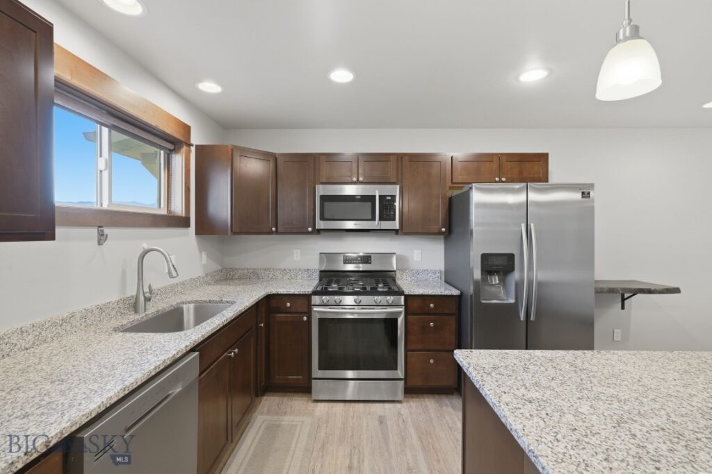 1305 Fozzie Lane, Belgrade MT 59714