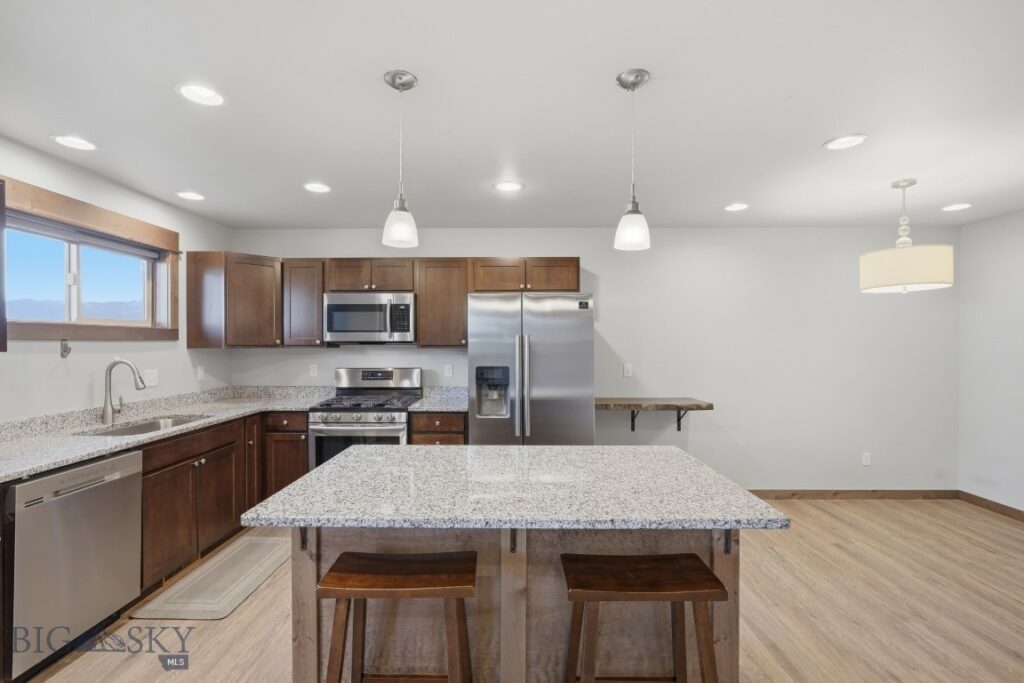 1305 Fozzie Lane, Belgrade MT 59714