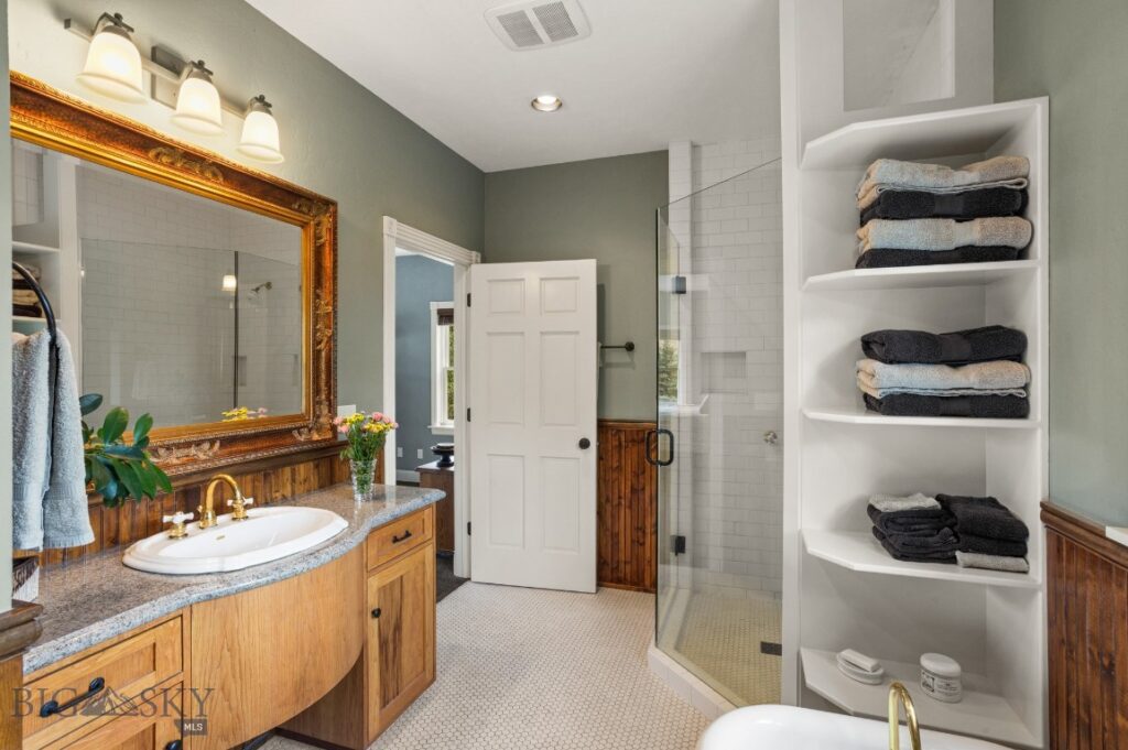 1921 E River Road, Livingston MT 59047