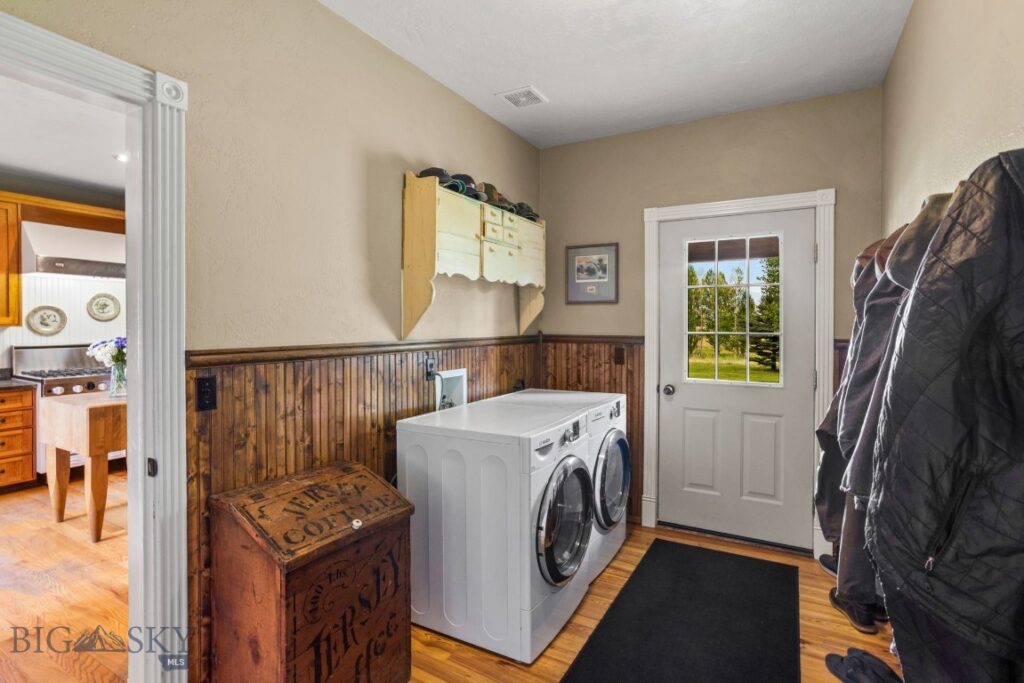 1921 E River Road, Livingston MT 59047