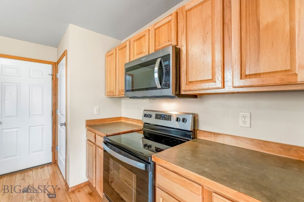 940 N River Rock Drive, Belgrade MT 59714