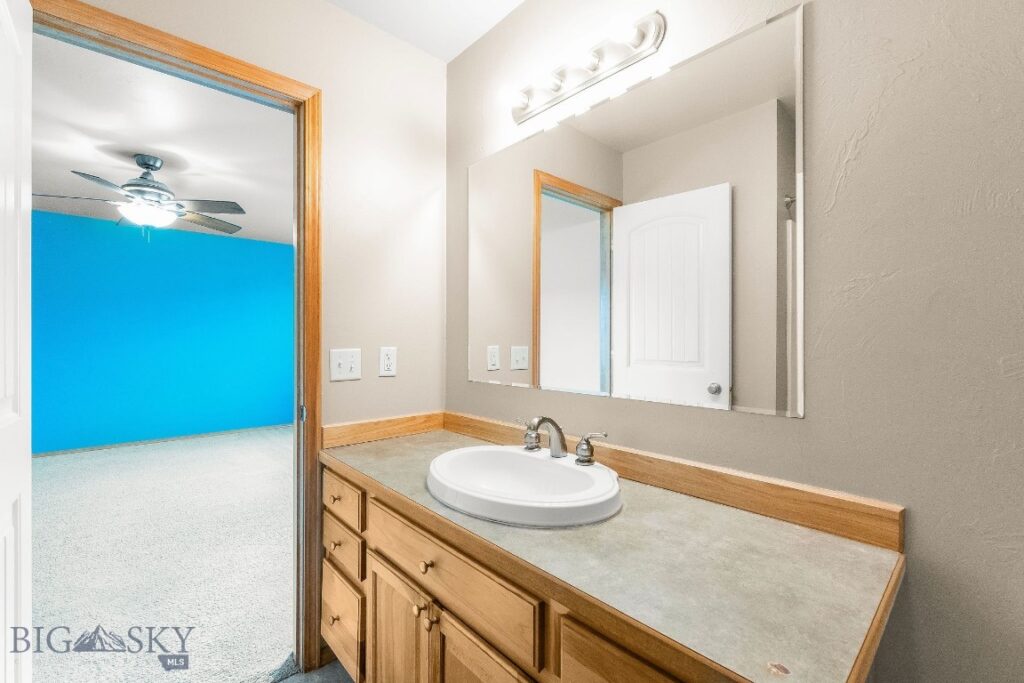 940 N River Rock Drive, Belgrade MT 59714