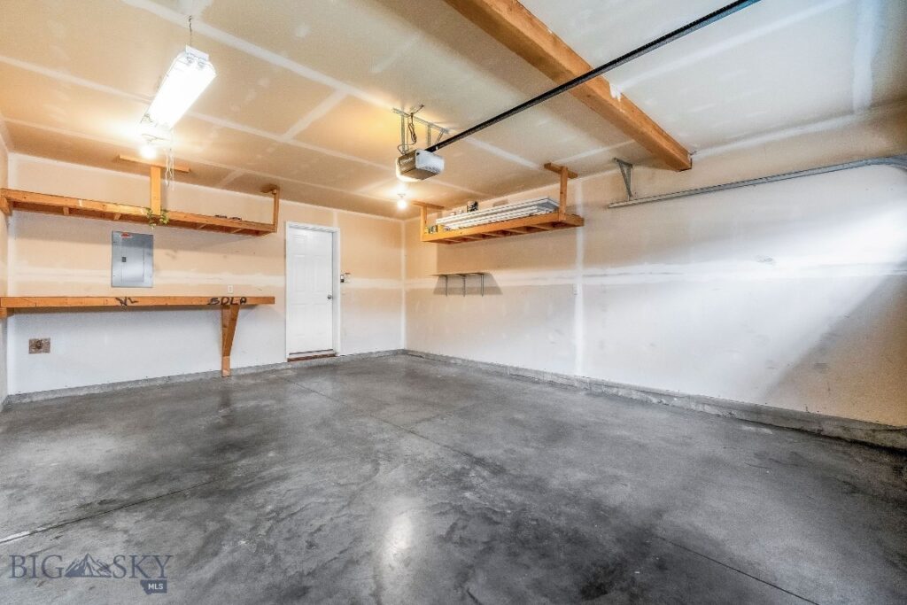 940 N River Rock Drive, Belgrade MT 59714