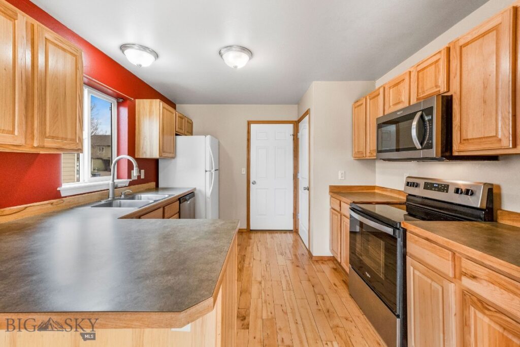 940 N River Rock Drive, Belgrade MT 59714