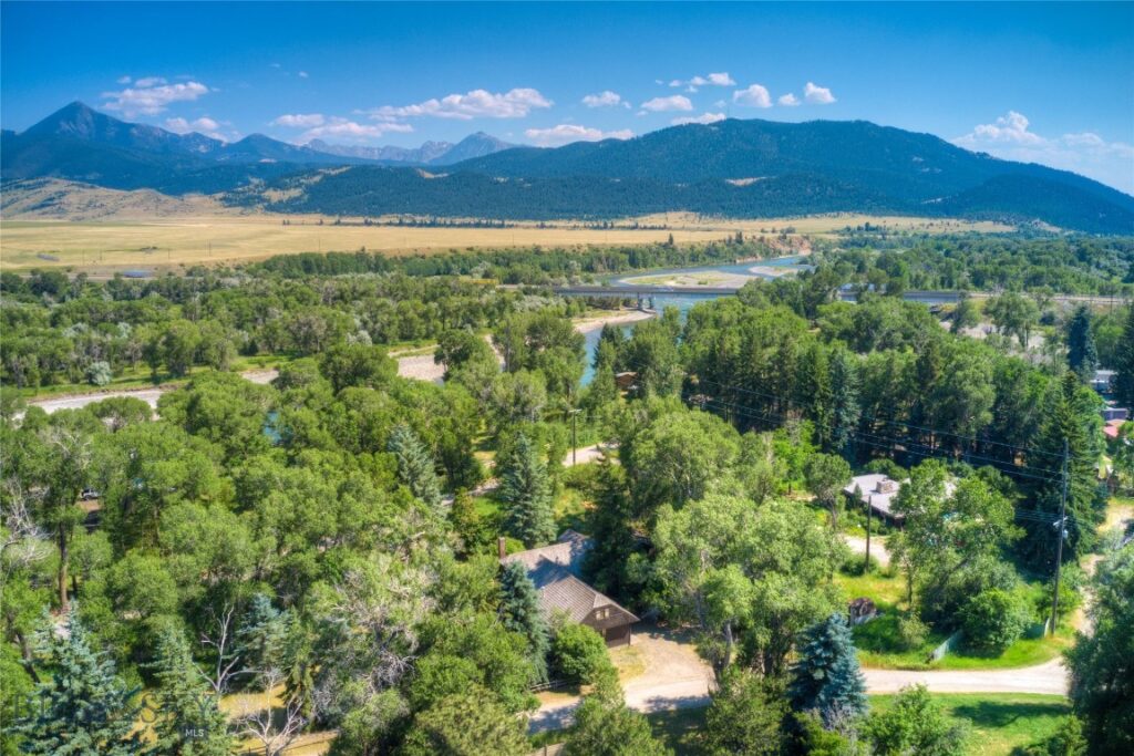 16 9th Street Island Drive, Livingston MT 59047