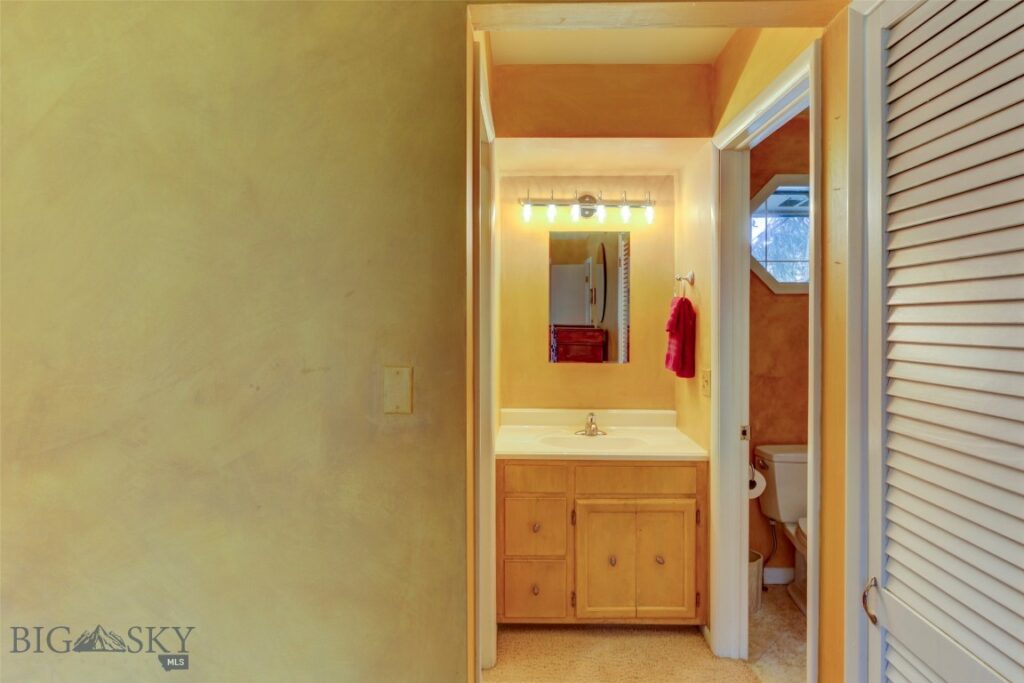 16 9th Street Island Drive, Livingston MT 59047