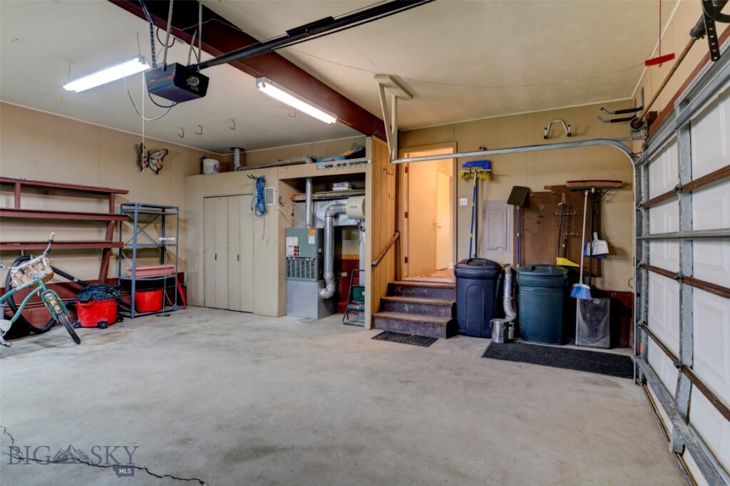 16 9th Street Island Drive, Livingston MT 59047