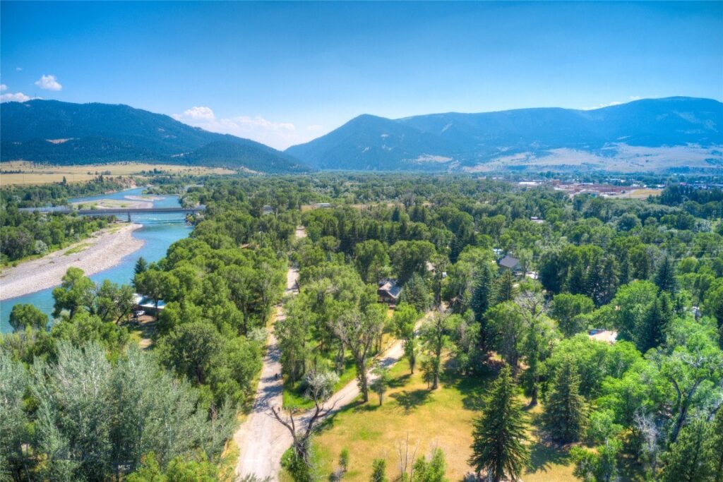 16 9th Street Island Drive, Livingston MT 59047
