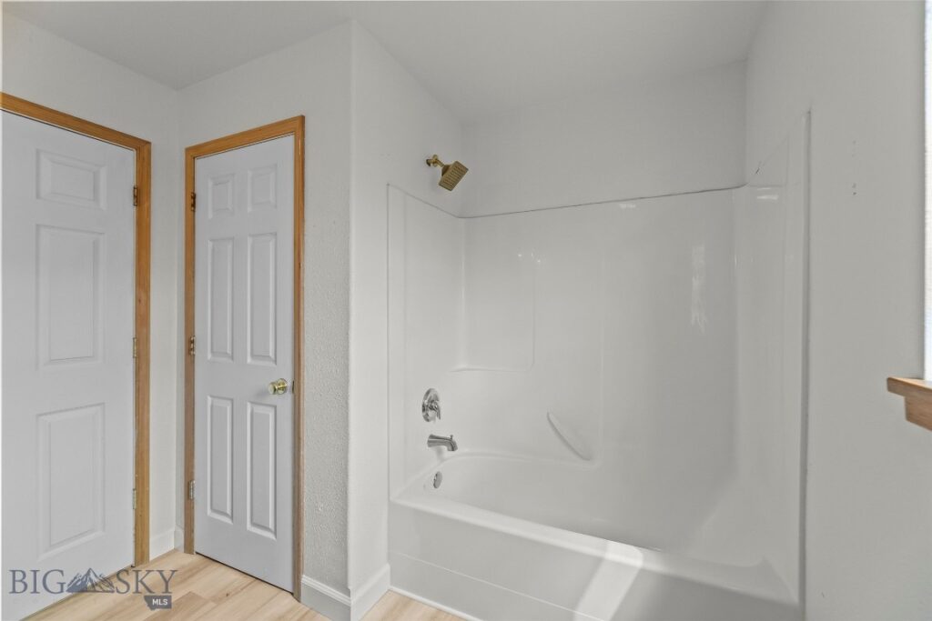 72 W Magnolia Drive, Belgrade MT 59714