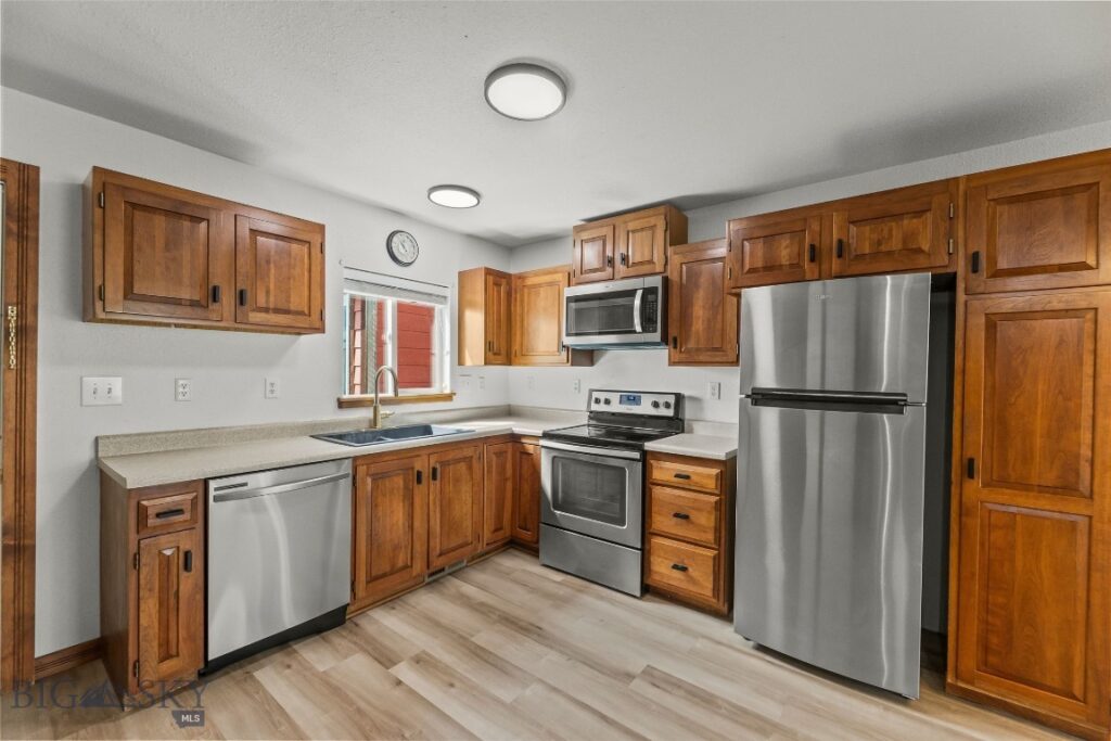 72 W Magnolia Drive, Belgrade MT 59714