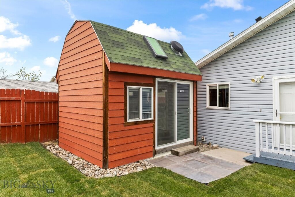 72 W Magnolia Drive, Belgrade MT 59714
