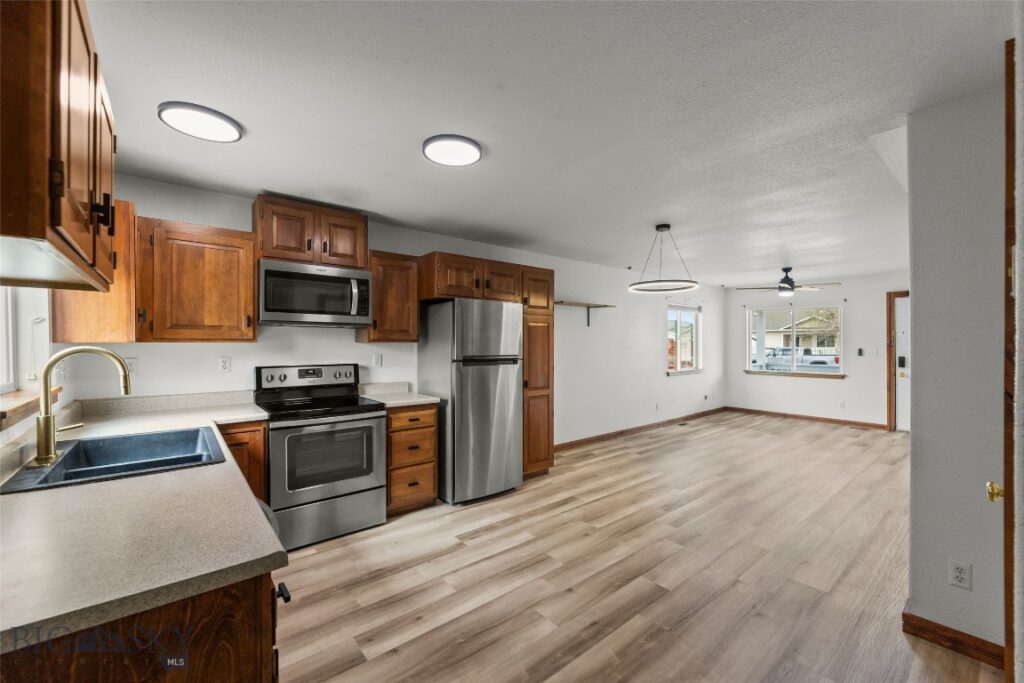 72 W Magnolia Drive, Belgrade MT 59714