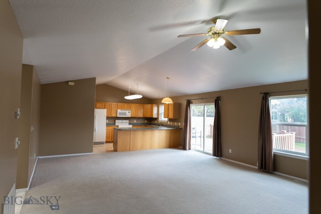 1106 Sunrise Drive, Belgrade MT 59714