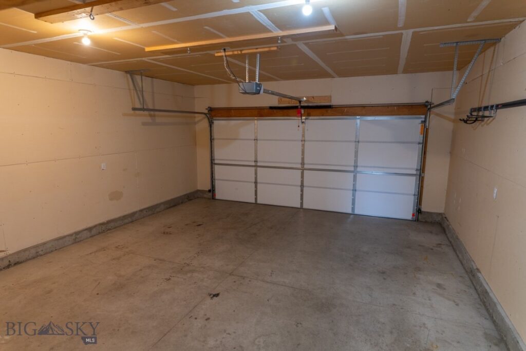 1106 Sunrise Drive, Belgrade MT 59714