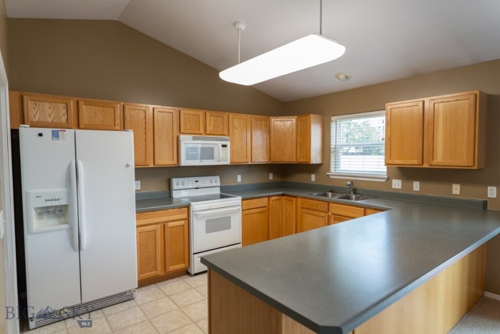 1106 Sunrise Drive, Belgrade MT 59714