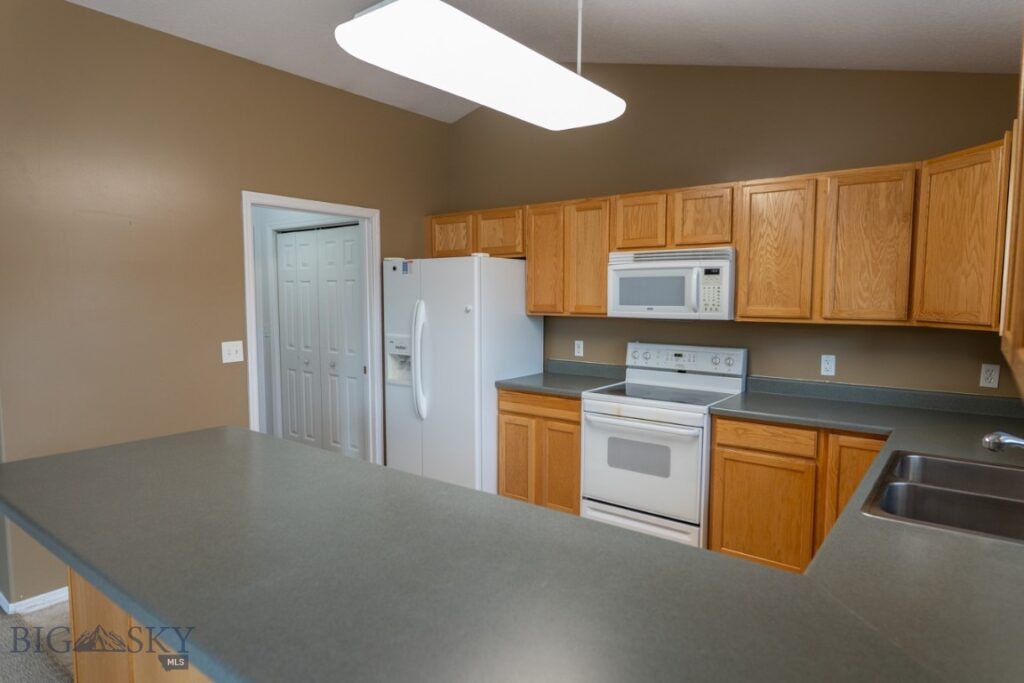 1106 Sunrise Drive, Belgrade MT 59714