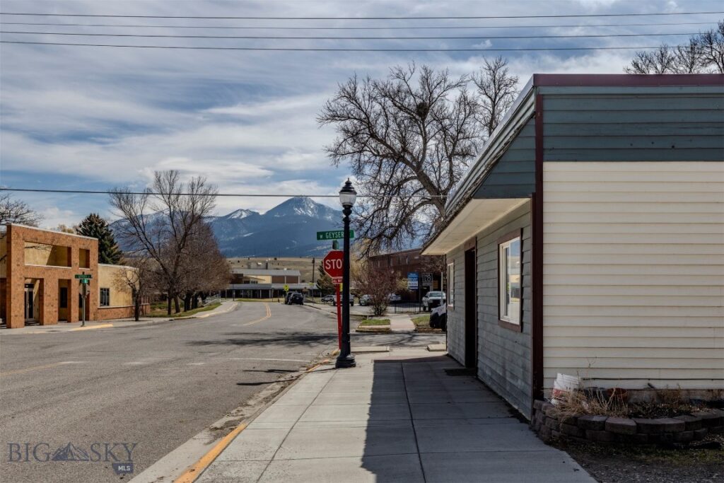 332 S Main Street, Livingston MT 59047