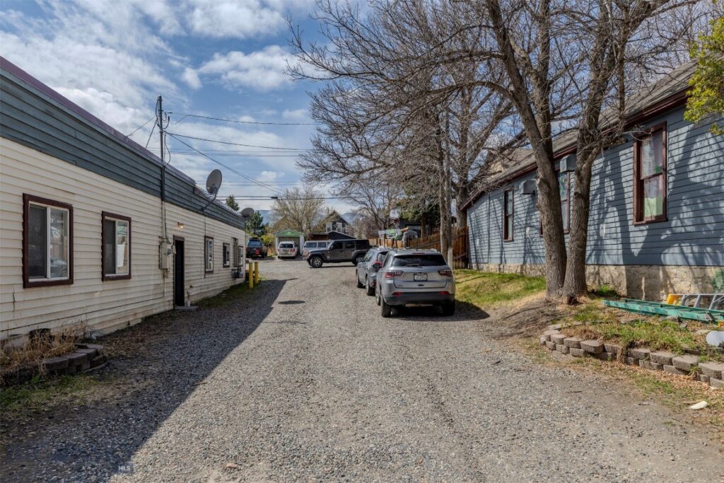 332 S Main Street, Livingston MT 59047
