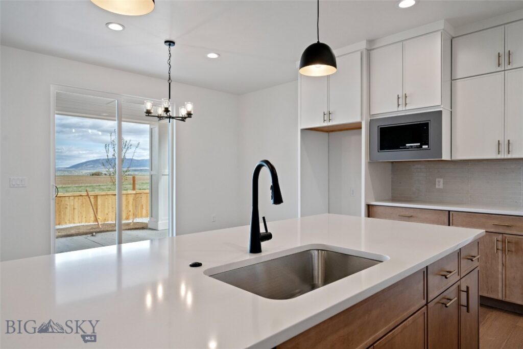 1511 Gunslinger Lane, Belgrade MT 59714